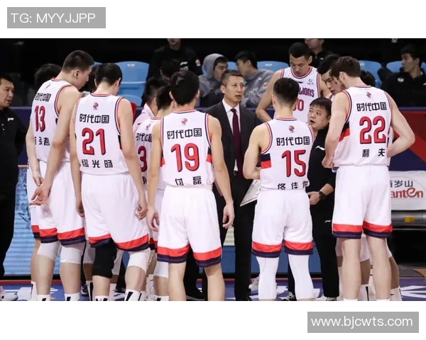 成都篮球队的崛起之路:从默默无闻到杯赛争冠的成长历程 成都篮球队的崛起之路:从默默无闻到杯赛争冠的成长历程